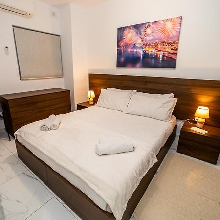 Sea Breeze, Spacious 2-Bedroom Lux Seaside Apartments Сент-Полс-Бей Экстерьер фото