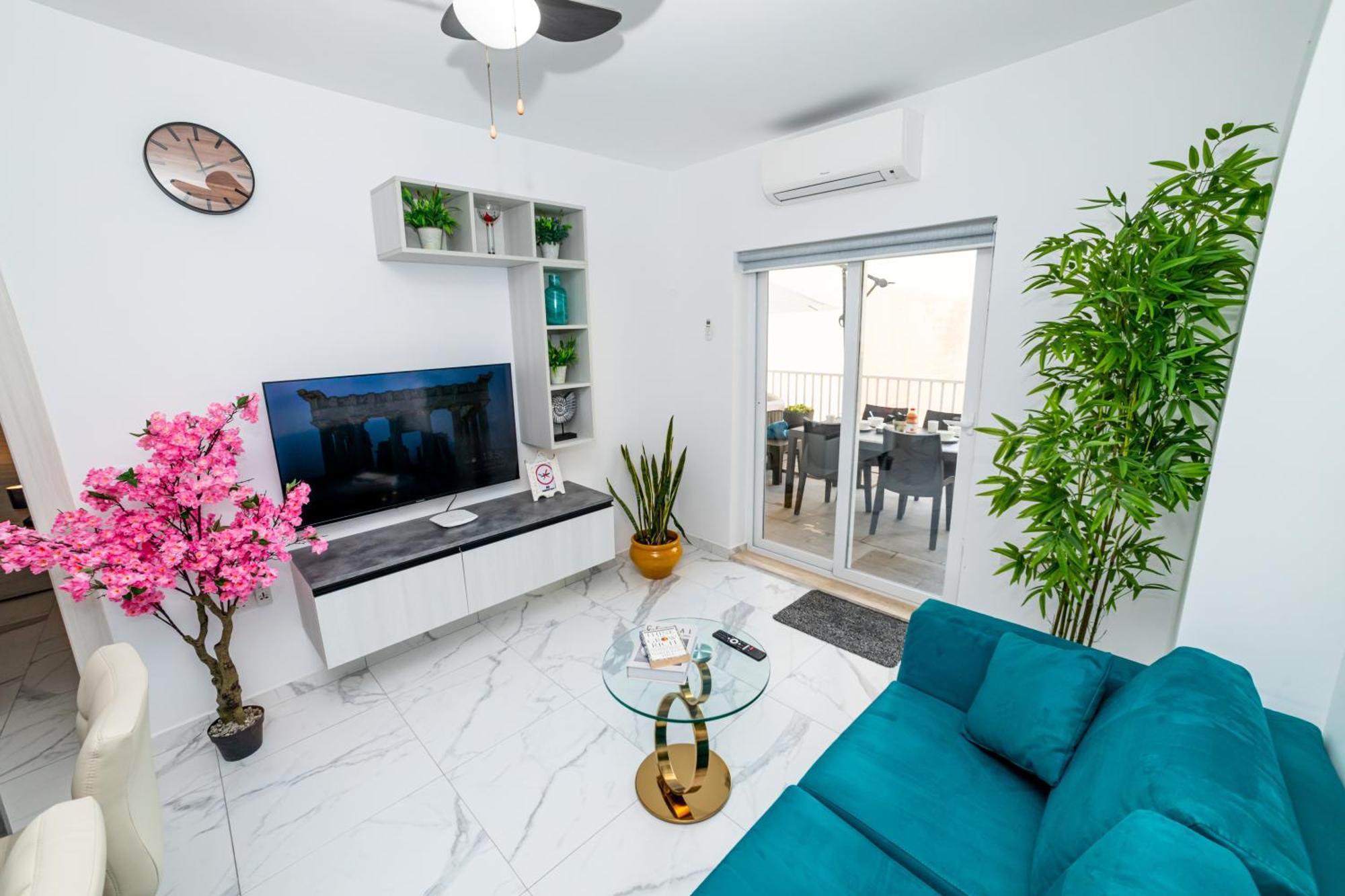 Sea Breeze, Spacious 2-Bedroom Lux Seaside Apartments Сент-Полс-Бей Экстерьер фото