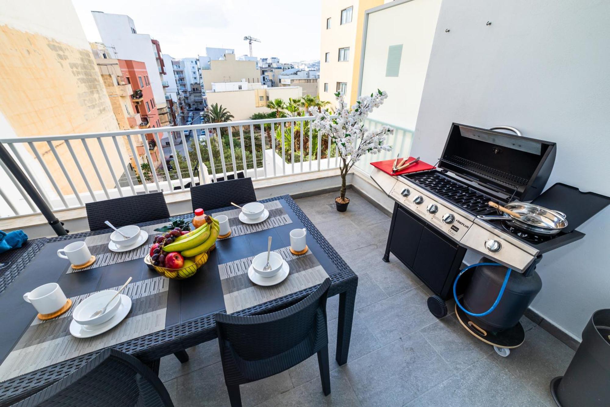 Sea Breeze, Spacious 2-Bedroom Lux Seaside Apartments Сент-Полс-Бей Экстерьер фото