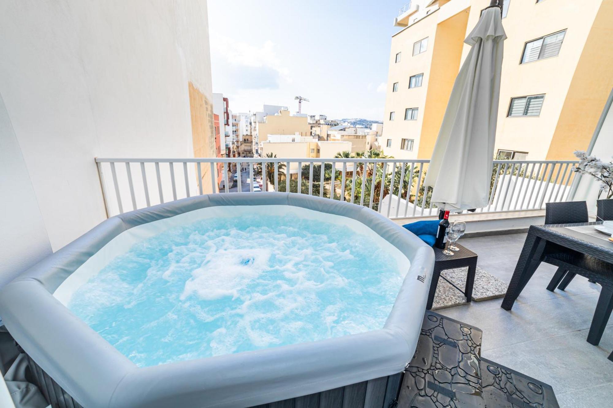 Sea Breeze, Spacious 2-Bedroom Lux Seaside Apartments Сент-Полс-Бей Экстерьер фото