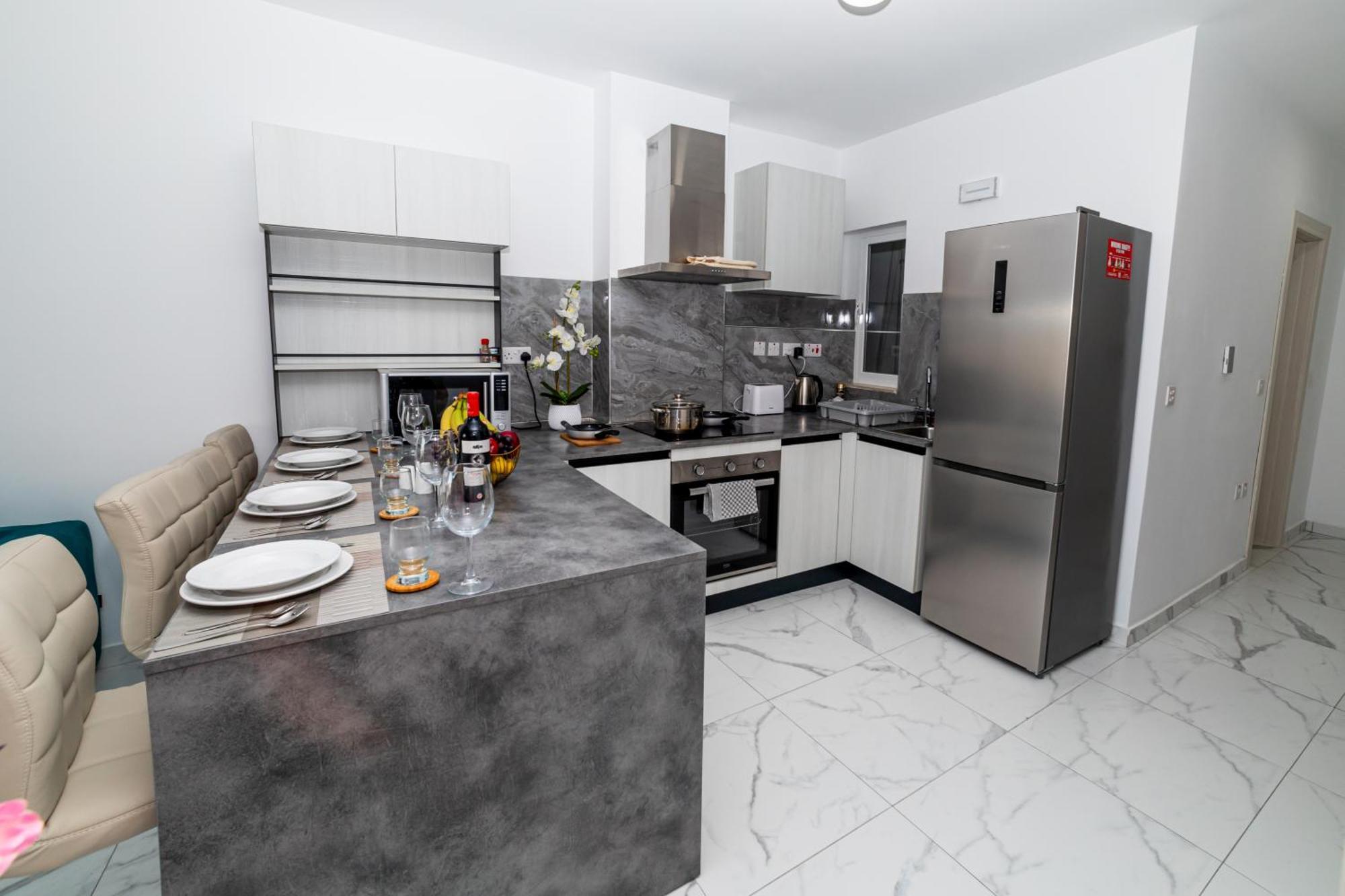 Sea Breeze, Spacious 2-Bedroom Lux Seaside Apartments Сент-Полс-Бей Экстерьер фото
