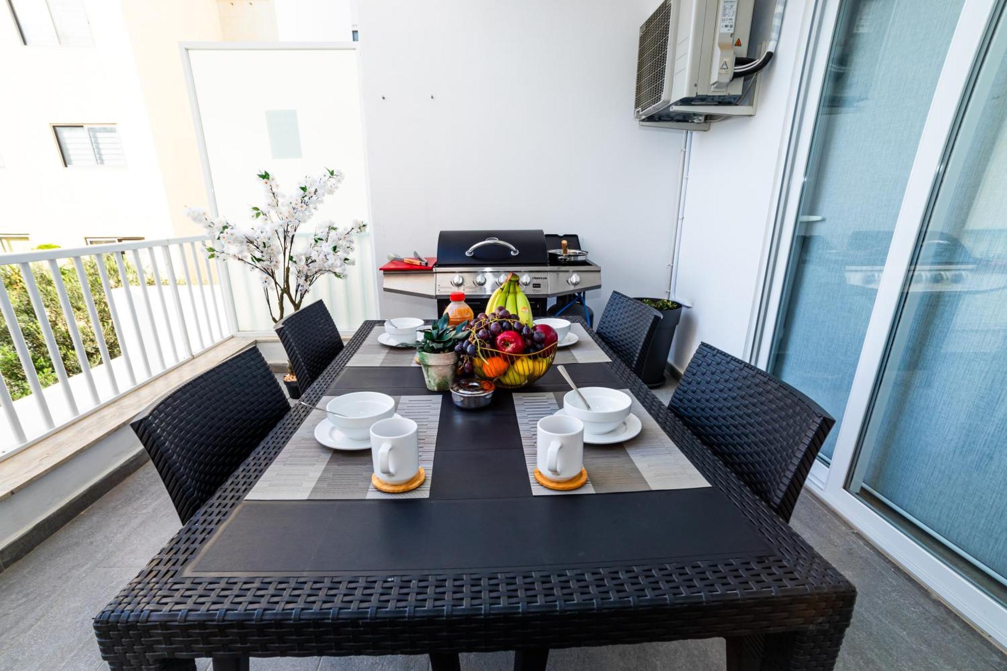 Sea Breeze, Spacious 2-Bedroom Lux Seaside Apartments Сент-Полс-Бей Экстерьер фото